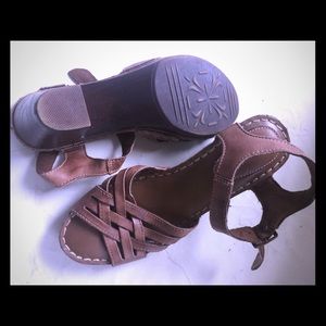 Women’s sandals